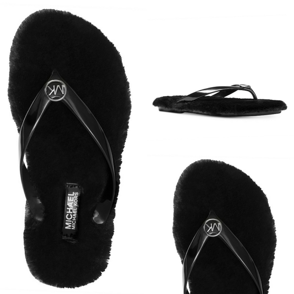 ๐ MICHAEL KORS Logo Faux Fur Flip Flop Thong Sandals Black - Picture 1 of 7